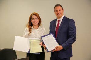 Imagem da notícia - SECT recebe do cartório os registros dos 100 primeiros títulos definitivos dos morados do Conjunto Boas Novas, na zona norte