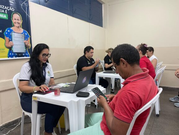 Governo do Estado leva atendimentos à população durante entrega de títulos definitivos no…