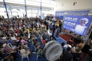 Imagem da notícia - Governador Wilson Lima entrega mil títulos no Vale do Sinai e ultrapassa 19 mil famílias com imóveis regularizados no Amazonas