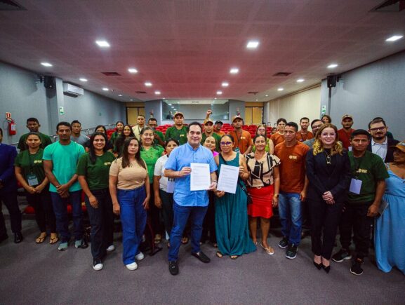 Sect, PGE-AM e Casa Civil debatem sobre regularização coletiva para povos e comunidades t…