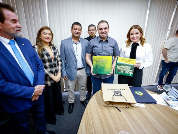 Governador Roberto Cidade assina concessões que viabilizam investimento de US$ 500 milhõe…